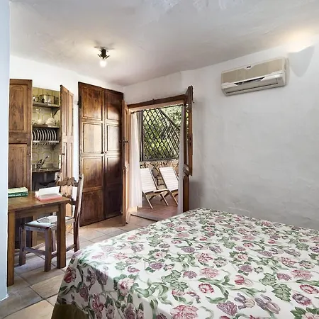 Residenza Capriccioli Apartahotel 4*