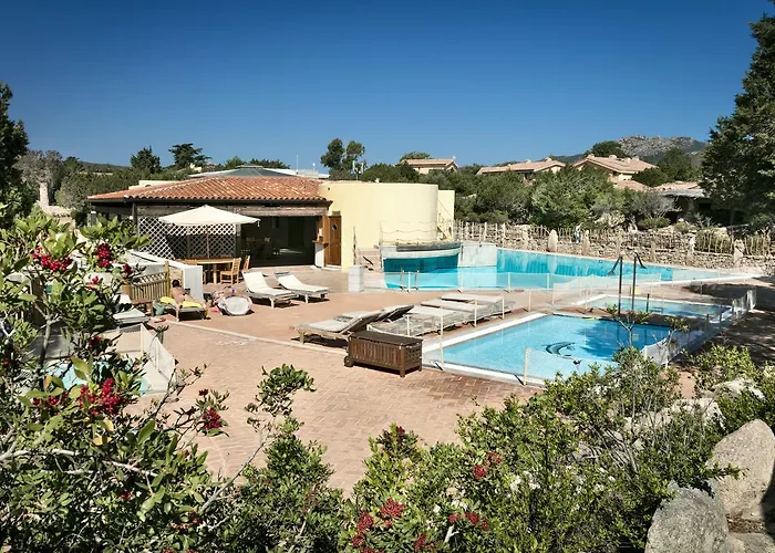 Residenza Capriccioli Aparthotel 4*